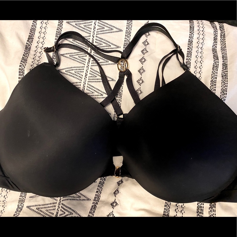 NWT Victoria secret uplift plunge push up bra